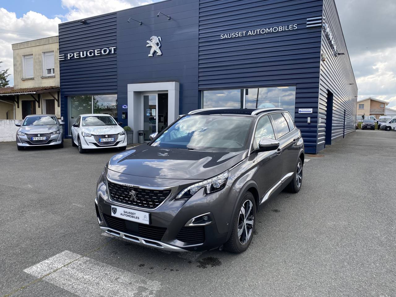 Peugeot 5008 (2) Peugeot 5008 (2)