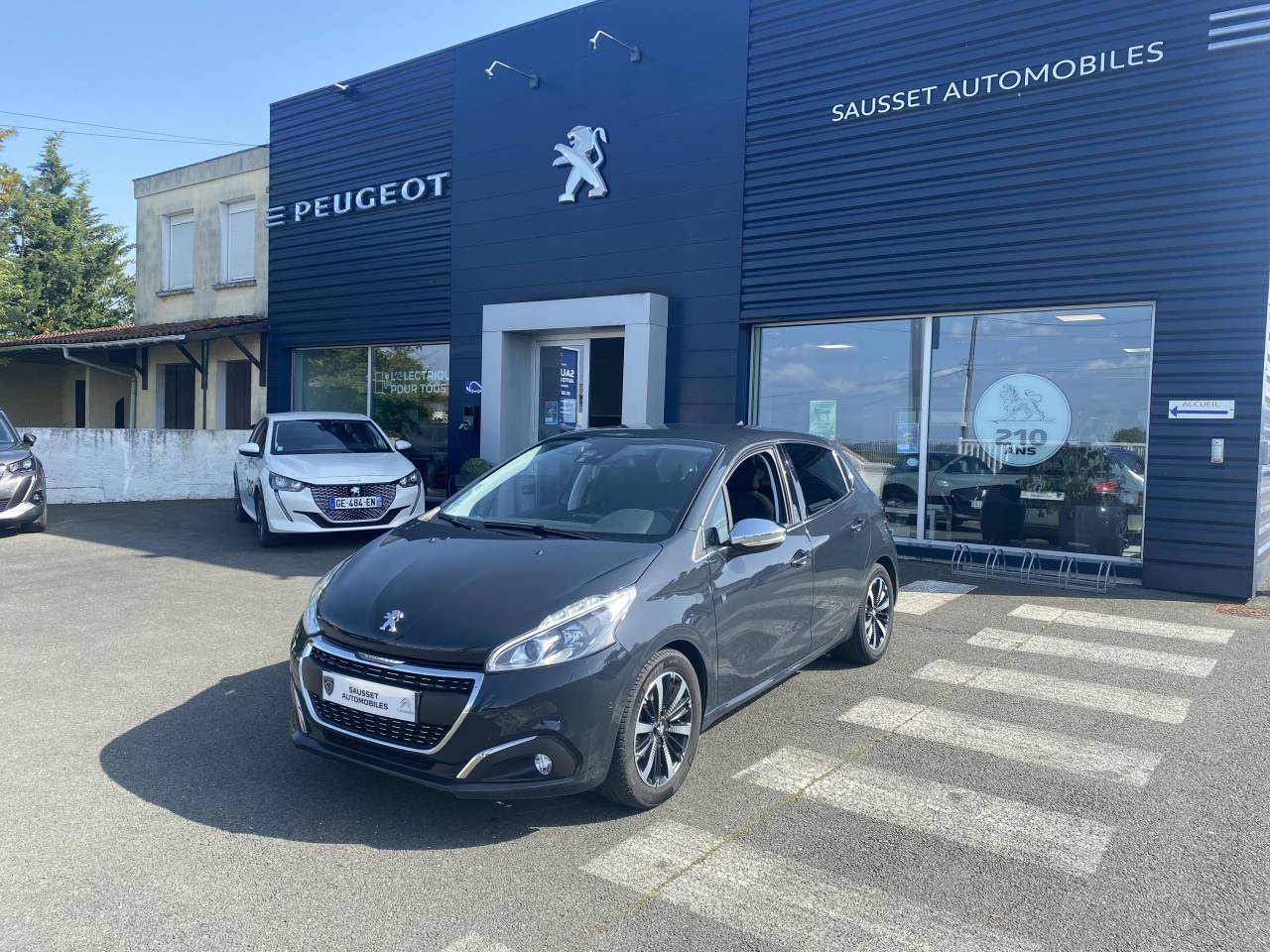 Peugeot 208 Peugeot 208
