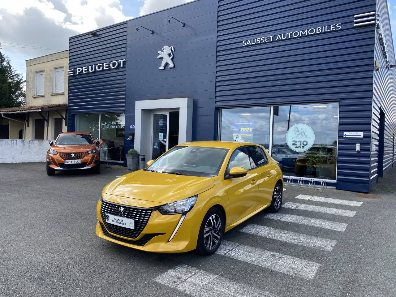 Peugeot 208 (2) Peugeot 208 (2)
