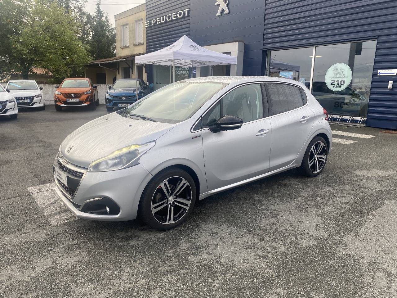Peugeot 208 Peugeot 208